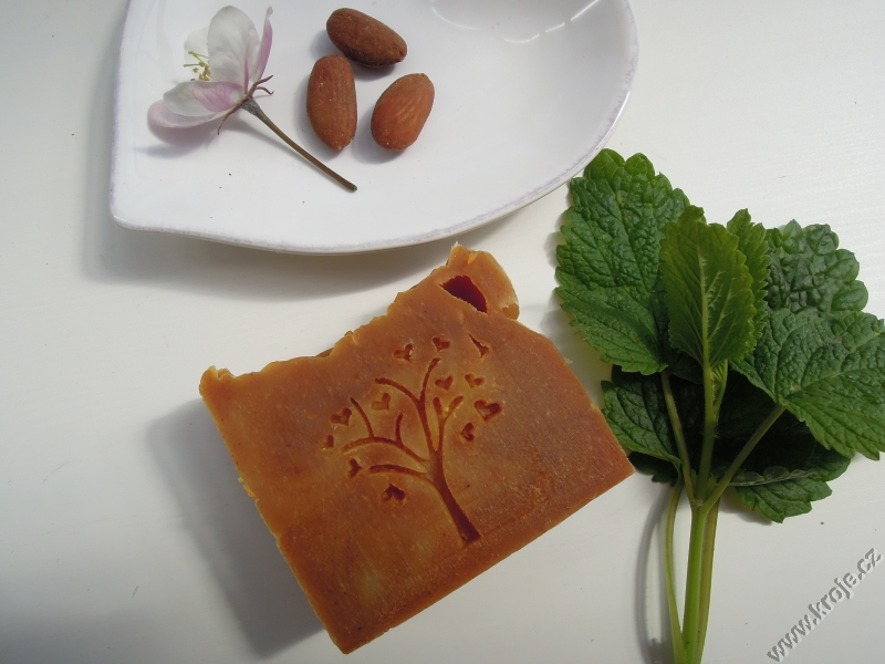 Mrkvové mýdlo s ylang ylang a citronelou 012